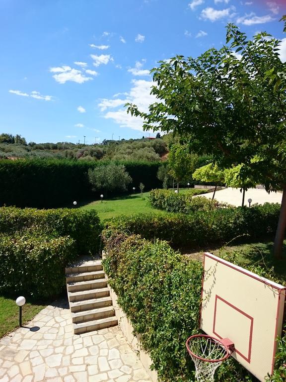 Villa Mariellie Nea Peramos  Luaran gambar